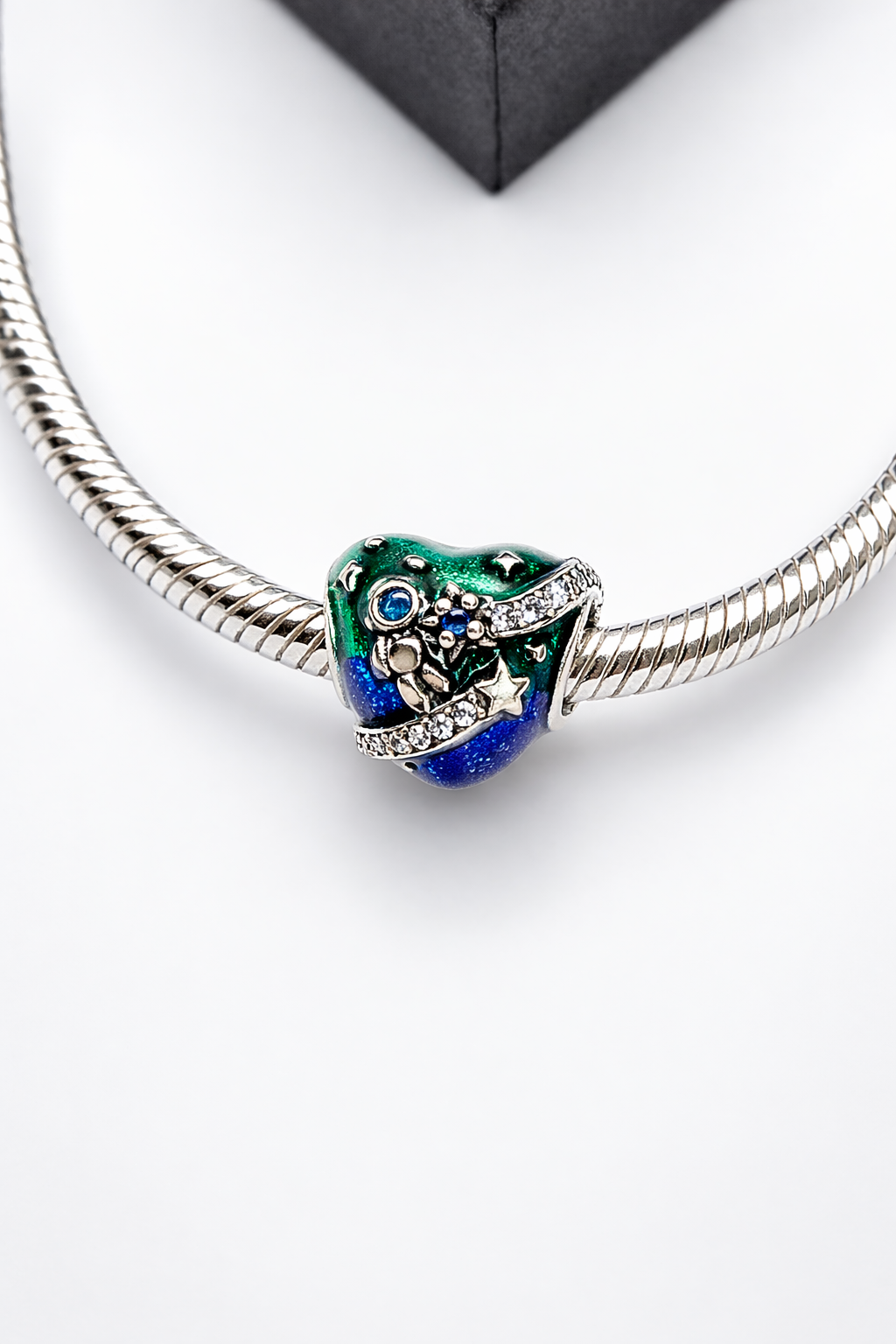 ✨ Charme Etoile et zircon  – Bracelet Charms & Compagnie.