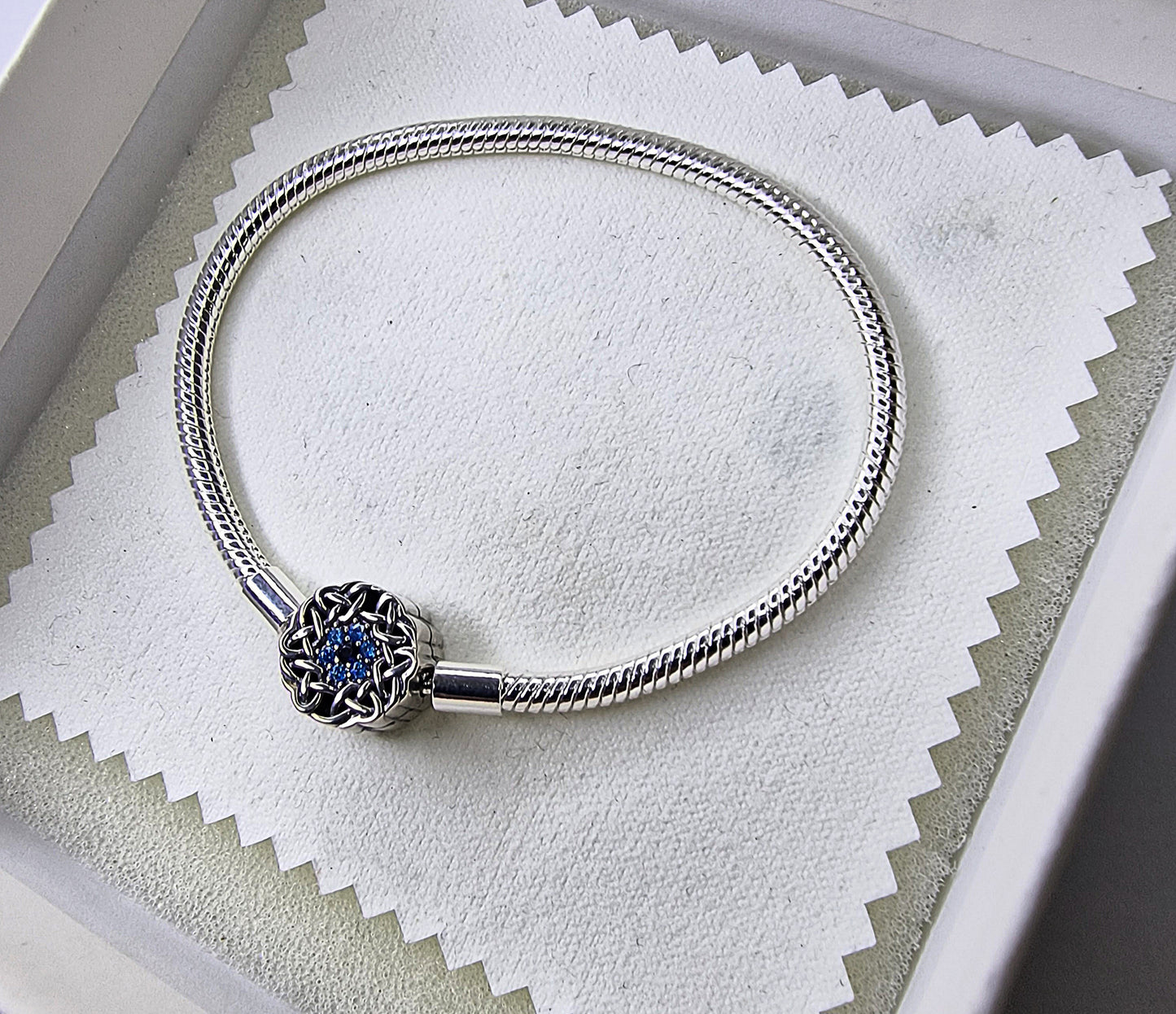 Bracelet Charms Élégance Celtique – Plaqué Argent ✨