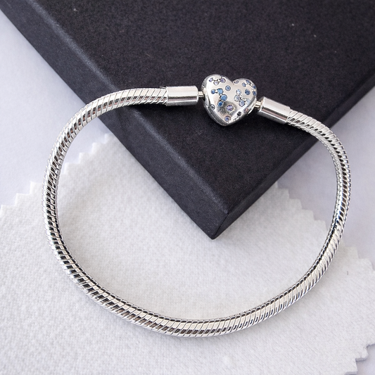 Bracelet Charms Cœur Éclat Bleu – Plaqué Argent ✨